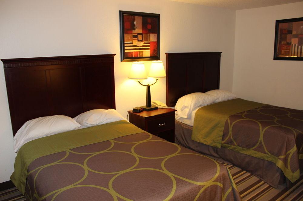 Hotel Super 8 By Wyndham Tuscaloosa Extérieur photo