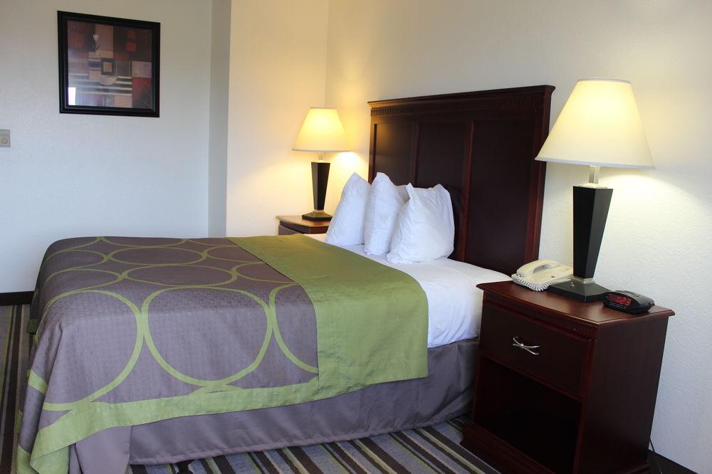 Hotel Super 8 By Wyndham Tuscaloosa Extérieur photo